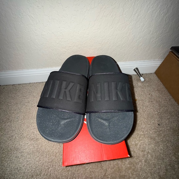 Nike Offcourt slide - Picture 1 of 4